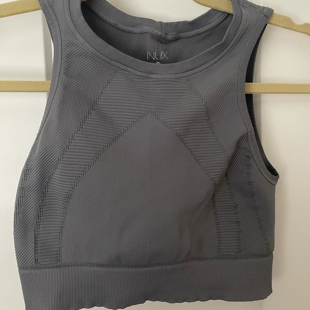 NUX One by One Crop sports bra top